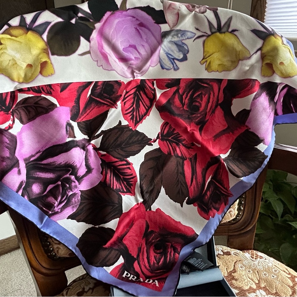 Prada Red and Purple Floral Scarf New W Box Original Wrapping Paper.Authentic - Picture 4 of 9
